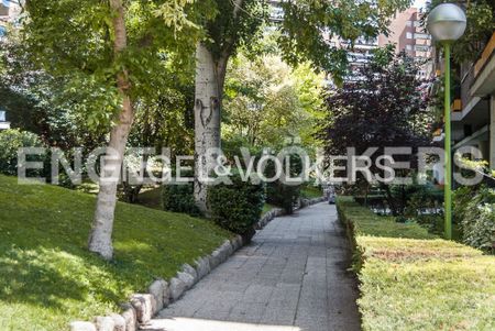 Apartamento de alquiler en Pío Baroja, Niño Jesús - Photo 4