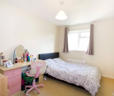 2 bedroom end of terrace house to rent - Photo 1