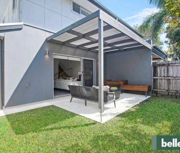 Modern Townhouse in Boutique Complex Just 5km from the CBD - Photo 2