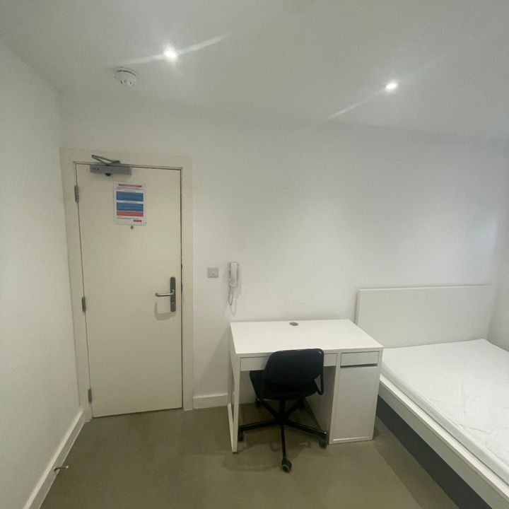 Room in a Shared Flat, Broad Lane, CV5 - Photo 1