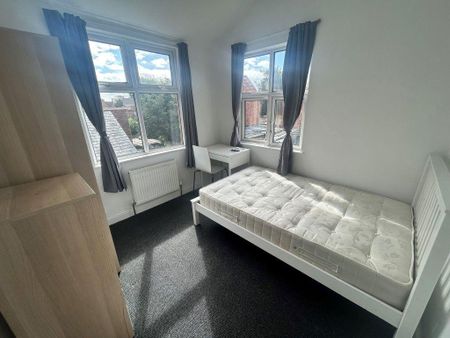 1 bedroom in a house share to rent - Photo 5