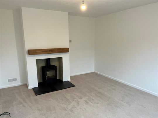 3 bedroom end of terrace house to rent - Photo 1