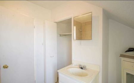 For Lease - 1354 Caroline Street, Burlington, Ontario - Photo 4