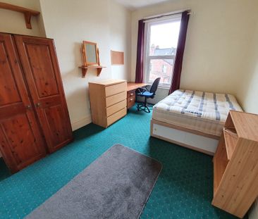 5 Bed Student Accommodation - Photo 3