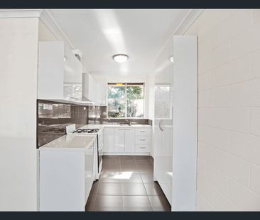 MODERN & LOW-MAINTENANCE LIVING IN THE HEART OF DANDENONG - Photo 4