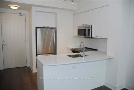 30 Roehampton Avenue #2404 - Photo 5