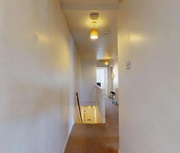 2 bedroom ground floor flat to rent - Photo 3