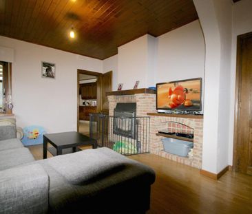 Instapklare, half-open woning met 3 slpk, bijgebouw en oprit voor 9... - Photo 3