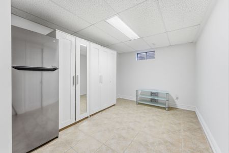 For Lease - 112 Kersey Crescent Unit# BSMT, Richmond Hill, Ontario - Photo 2