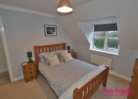 3 bedroom semi-detached house to rent - Photo 4