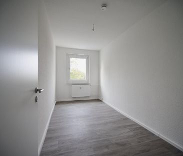 Ihre sanierte 4-Zimmerwohnung mit Balkon wartet auf Sie! - Foto 1