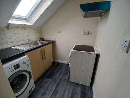 1 Bed Flat, Birmingham Road, B70 - Photo 3