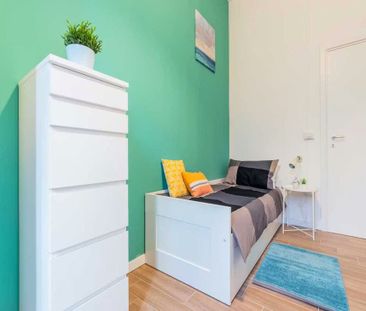 Viale Alfredo Oriani, Bologna, Emilia-Romagna 40137 - Photo 4