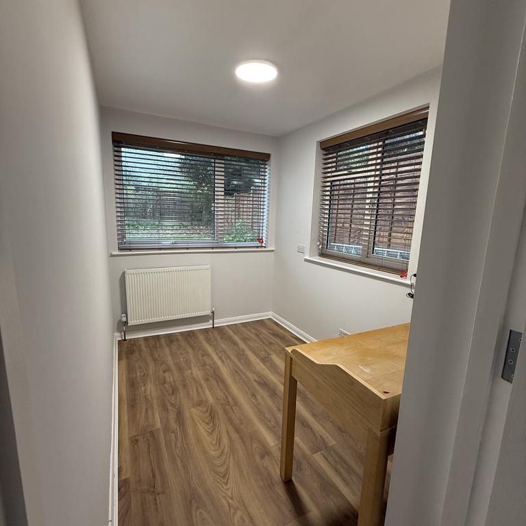 3 bedroom flat to rent - Photo 1