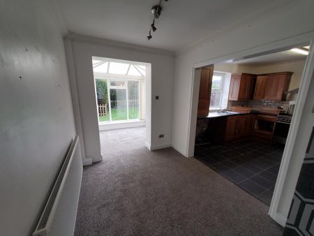 2 bedroom semi-detached house to rent - Photo 2