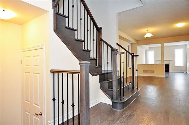 For Lease - 4 Applegate Drive, East Gwillimbury, Ontario - Photo 1