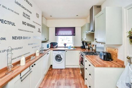 2 bedroom end of terrace house to rent - Photo 3