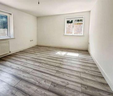 Kentwood Hill, Tilehurst, Reading, Berkshire, RG31 - Photo 2