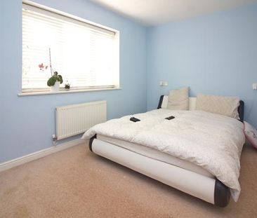 2 bedroom end of terrace house to rent - Photo 4