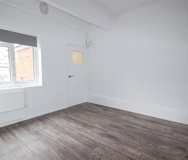 3 bedroom apartment to rent - Photo 4