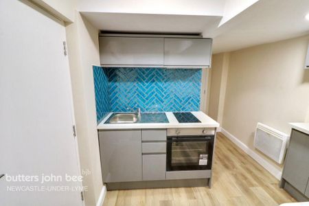 Studio to rent - Photo 3