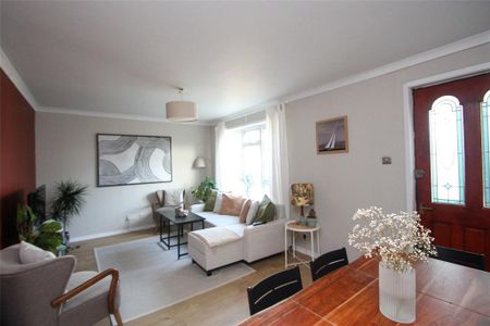 3 bedroom terraced house to rent - Photo 3
