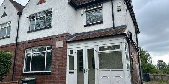 4 bedroom semi-detached house to rent - Photo 3