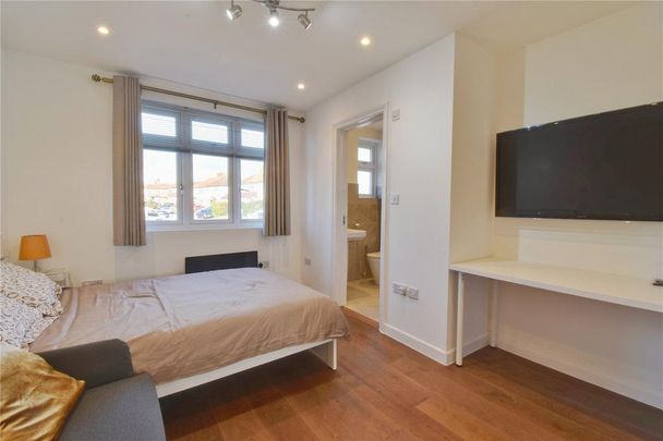 Studio to rent - Photo 1