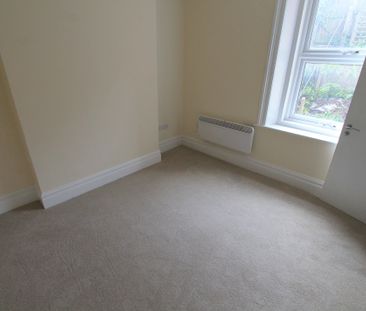 1 bed flat to rent in Verulam Place, Bournemouth, BH1 - Photo 2