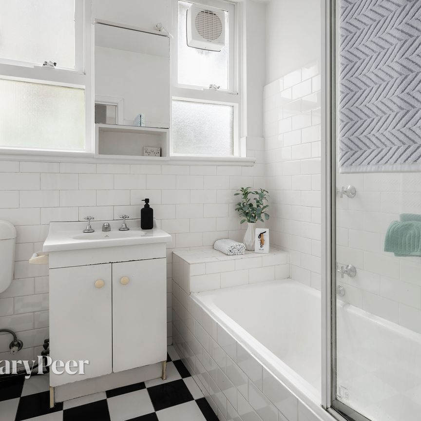 12 / 119 Brighton Rd, Elwood - Photo 1