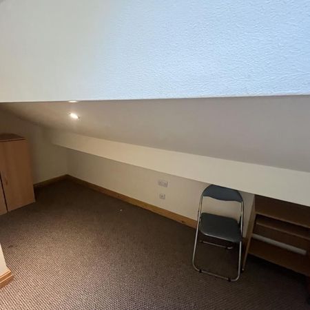 1 bedroom in a house share to rent - Photo 3
