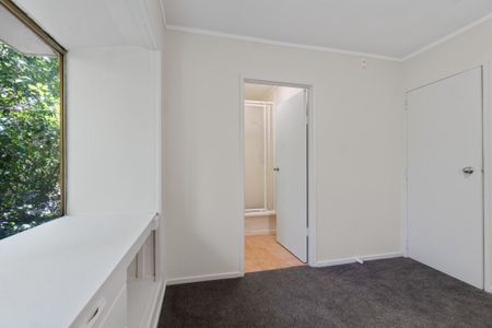 Stunning Newly Renovated 1-Bedroom Apartment in the Heart of Mt Albert - Photo 5