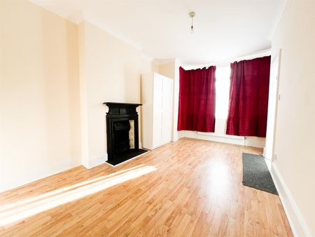 Lower Addiscombe Road, Croydon - Photo 2