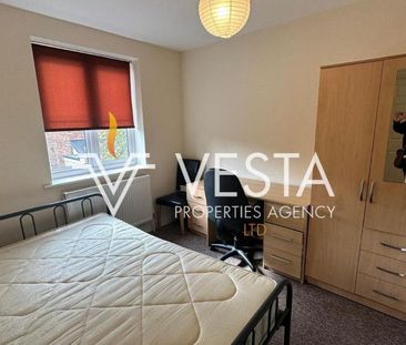 4 bedroom semi-detached house to rent - Photo 3