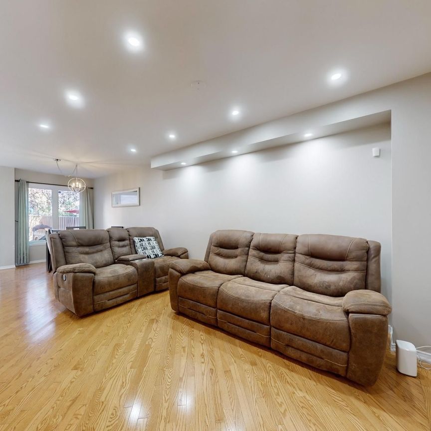 For Lease - 3231 Apricot Street Unit# Main & 2nd Floor, Mississauga, Ontario - Photo 1