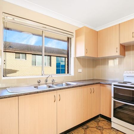 Newly Updated, Sun-Filled, Modern And Spacious Two Bedroom Apartment In The Heart Of Lakemba - Photo 3