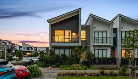 Sunny Corner Home - Photo 5