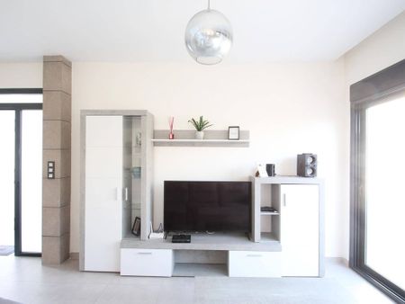 3 room luxury Villa for rent in Torrevieja, Valencia - Photo 3