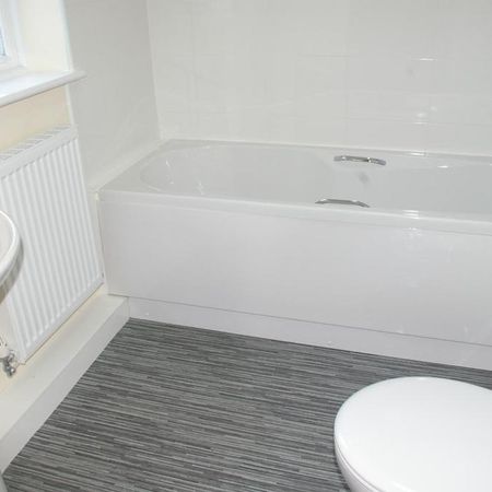 2 bedroom terraced house to rent - Photo 3