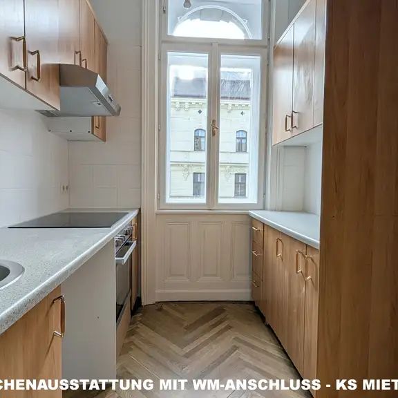 NEU - ! RENOVIERTE AKADEMIKERSINGLE-HAUPTMIETE IN KLASSISCHEM STILALTBAU ! - Photo 1