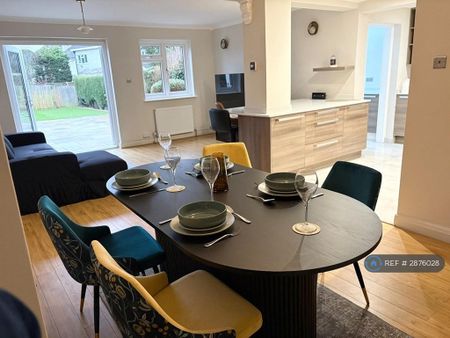 3 bedroom semi-detached house to rent - Photo 4