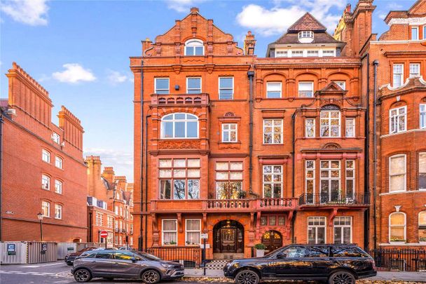 A stunning family home located in the heart of Sloane Square - Photo 1