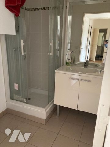 PR CENTRE APPT F4 AVEC GARAGE ET BALCON - Photo 3