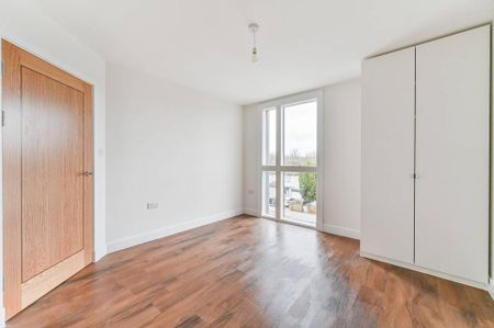 3 bedroom flat to rent - Photo 4