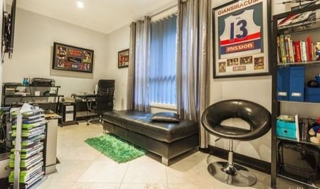 Sophisticated Living - Photo 5