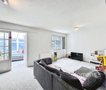 3 bedroom detached house to rent - Photo 5