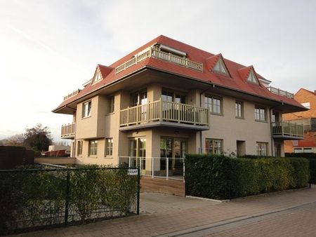 Mooi gemeubeld hoekappartement in prima staat in een kleinschalige residentie met centrale ligging in Oostduinkerke-dorp! - Photo 2