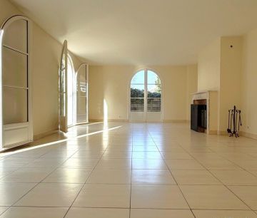 Maison • Le Chesnay-Rocquencourt - Photo 1