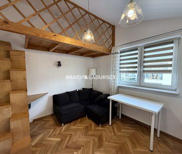 Klimatyczne mieszkanie z antresolą i balkonem - Photo 4