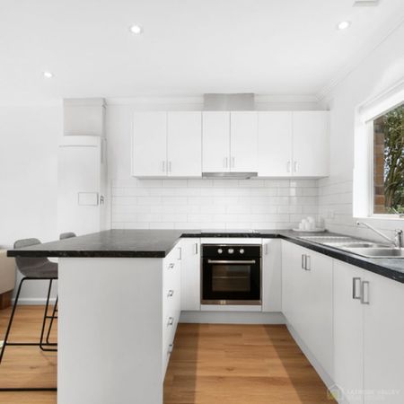 Modern One Bedroom Unit - Photo 4